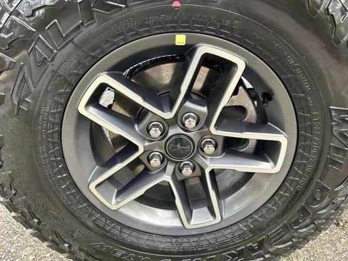 New 2025 Jeep Gladiator Mojave image 10