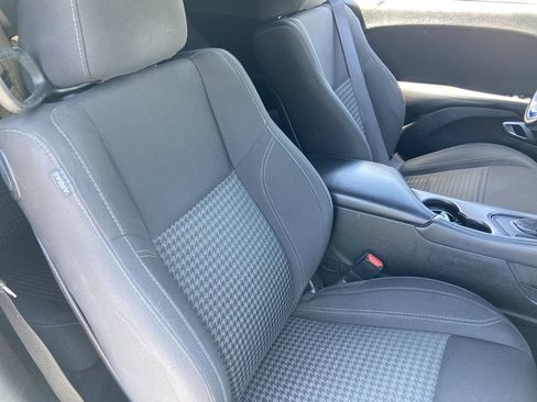 Used 2019 Dodge Challenger SXT RWD image 22