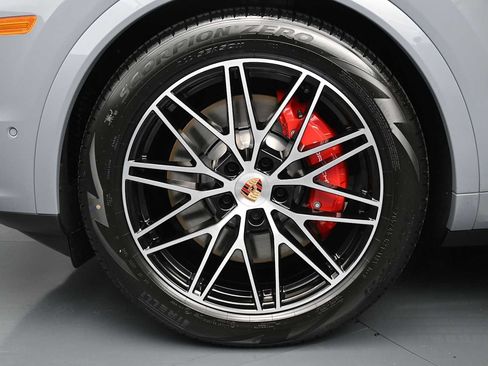 New 2026 Porsche Cayenne S AWD/4WD image 23