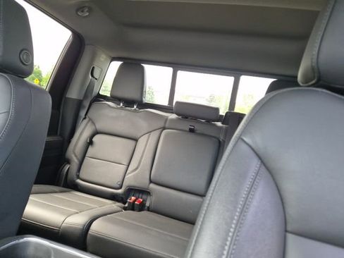 Used 2024 Chevrolet Silverado 2500 LT w/ Convenience Package AWD/4WD image 4