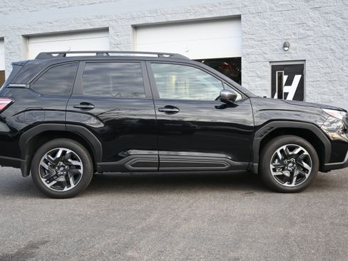 Used 2025 Subaru Forester Limited AWD/4WD image 10