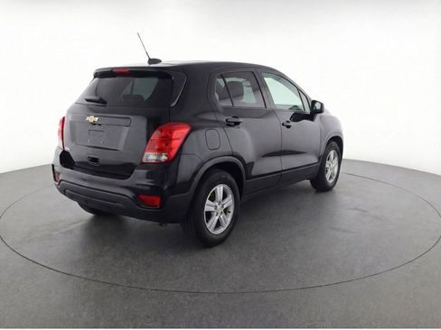 Used 2020 Chevrolet Trax LS image 7