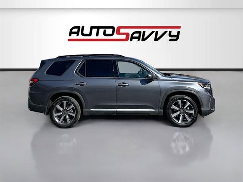 Used 2025 Honda Pilot Elite image 8