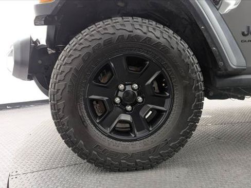 Used 2023 Jeep Gladiator Sport AWD/4WD image 28