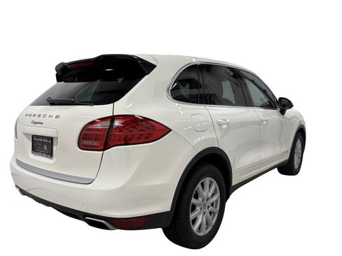 Used 2011 Porsche Cayenne AWD/4WD image 4