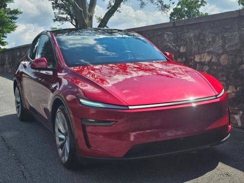 Used 2026 Tesla Model Y Long Range RWD image 12