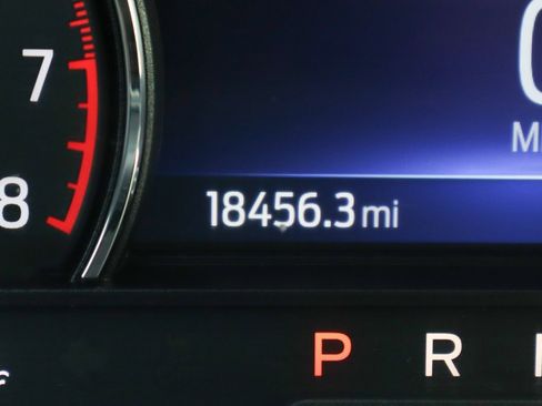 Used 2022 Ford Explorer XLT image 23