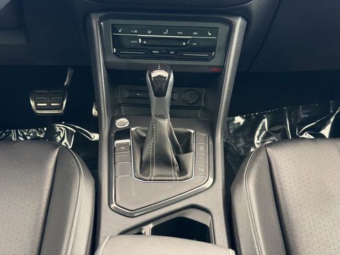Certified 2024 Volkswagen Tiguan SE R-Line FWD image 19