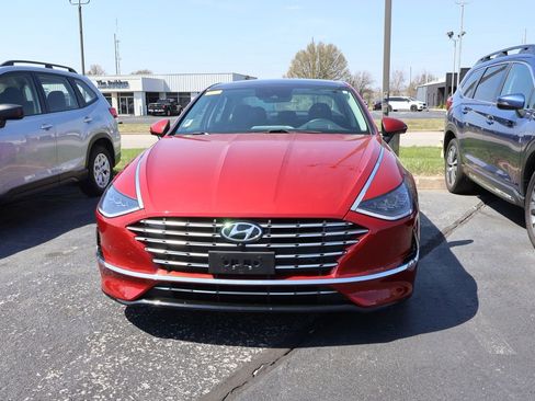 Used 2023 Hyundai Sonata Limited w/ Cargo Package image 4