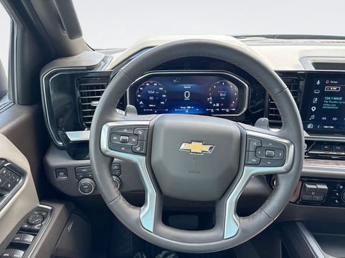 Used 2026 Chevrolet Silverado 1500 LTZ AWD/4WD image 15