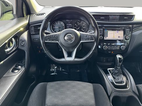 Used 2017 Nissan Rogue Sport SV w/ SV Premium Package image 20