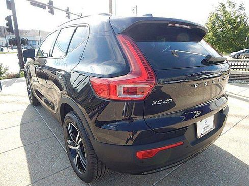 New 2026 Volvo XC40 B5 Core w/ Climate Package AWD/4WD image 10