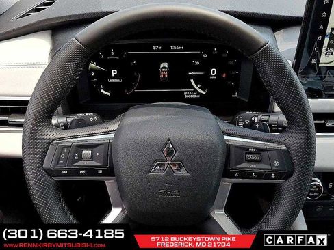 New 2025 Mitsubishi Outlander SE image 14