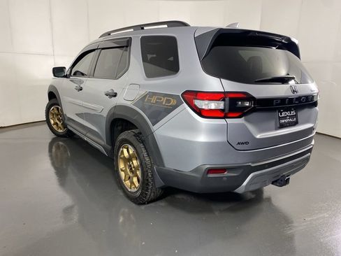 Used 2024 Honda Pilot TrailSport image 8