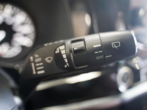 Used 2023 Nissan Pathfinder SL w/ Lighting Package (N92) FWD image 15