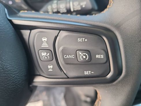Used 2024 Jeep Wrangler Unlimited AWD/4WD image 26