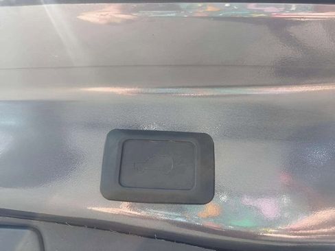 Used 2022 Toyota RAV4 XLE Premium image 21