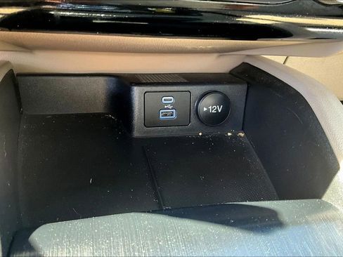 Used 2022 Ford Escape SE FWD image 17