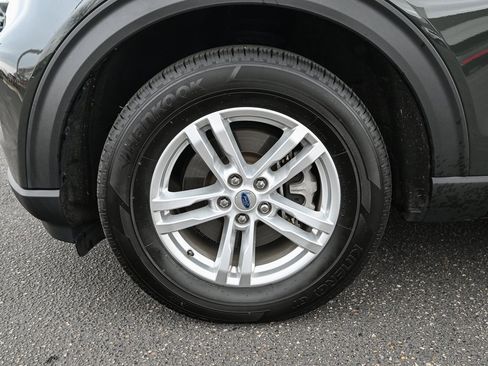 Certified 2023 Ford Explorer XLT w/ Equipment Group 202A image 12