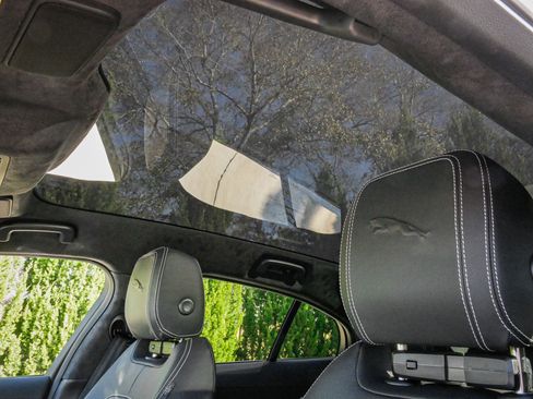 Used 2024 Jaguar I-PACE R-Dynamic HSE image 28