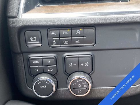 Used 2025 Chevrolet Suburban High Country AWD/4WD image 20