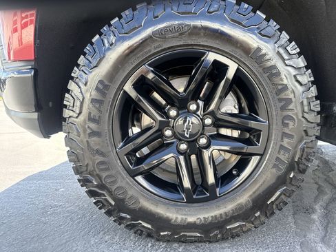 Used 2020 Chevrolet Silverado 1500 LT Trail Boss AWD/4WD image 29