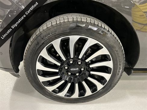 Certified 2023 Lincoln Navigator Black Label image 8
