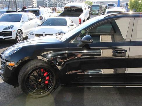 Used 2018 Porsche Macan GTS w/ Premium Package Plus AWD/4WD image 5