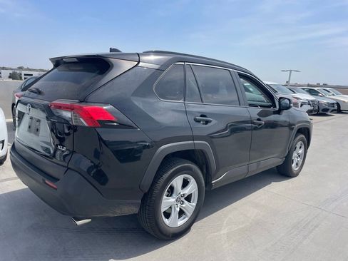 Used 2019 Toyota RAV4 XLE w/ Carpet Mat Package image 2
