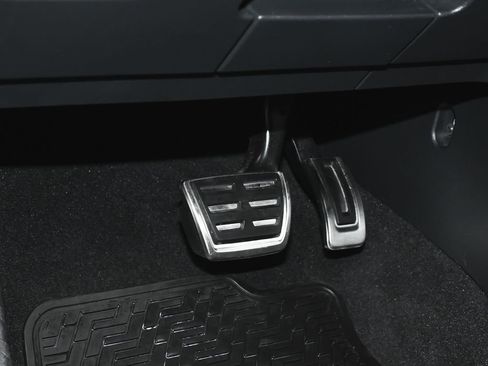 Used 2023 Volkswagen Atlas Cross Sport SEL R-Line image 22