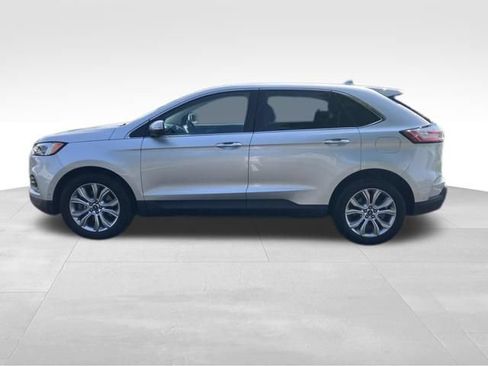 Used 2019 Ford Edge Titanium w/ Equipment Group 301A AWD/4WD image 9