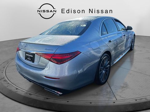 Used 2023 Mercedes-Benz S 580 4MATIC Sedan w/ AMG Line image 4