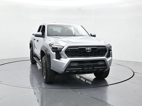 Used 2024 Toyota Tacoma TRD Off-Road AWD/4WD image 5