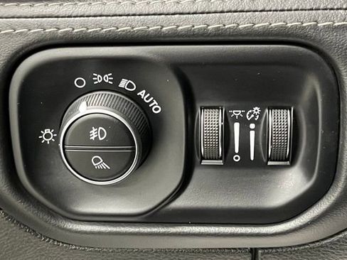 Used 2022 RAM 1500 Limited w/ Body Color Bumper Group AWD/4WD image 32
