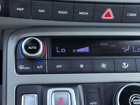 Used 2025 Hyundai Palisade SEL FWD image 25