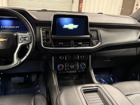 Used 2023 Chevrolet Suburban LT image 14