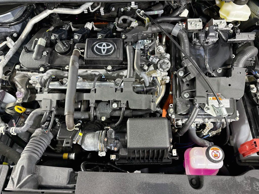 Certified 2025 Toyota Corolla LE AWD/4WD image 31