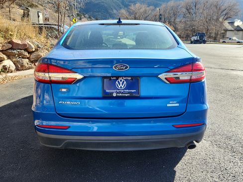 Used 2019 Ford Fusion SE image 4