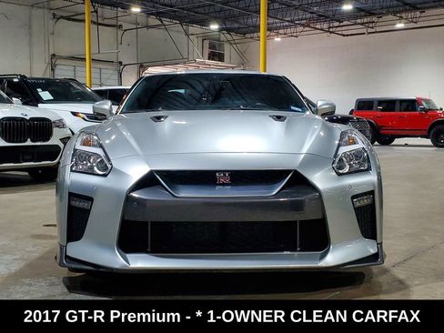 Used 2017 Nissan GT-R Premium AWD/4WD image 2