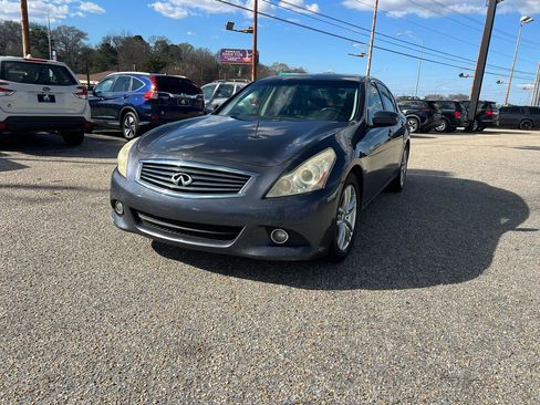 Used 2010 INFINITI G37 Journey w/ Premium Pkg image 8