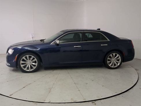 Used 2017 Chrysler 300 C w/ Safetytec Plus Group image 3