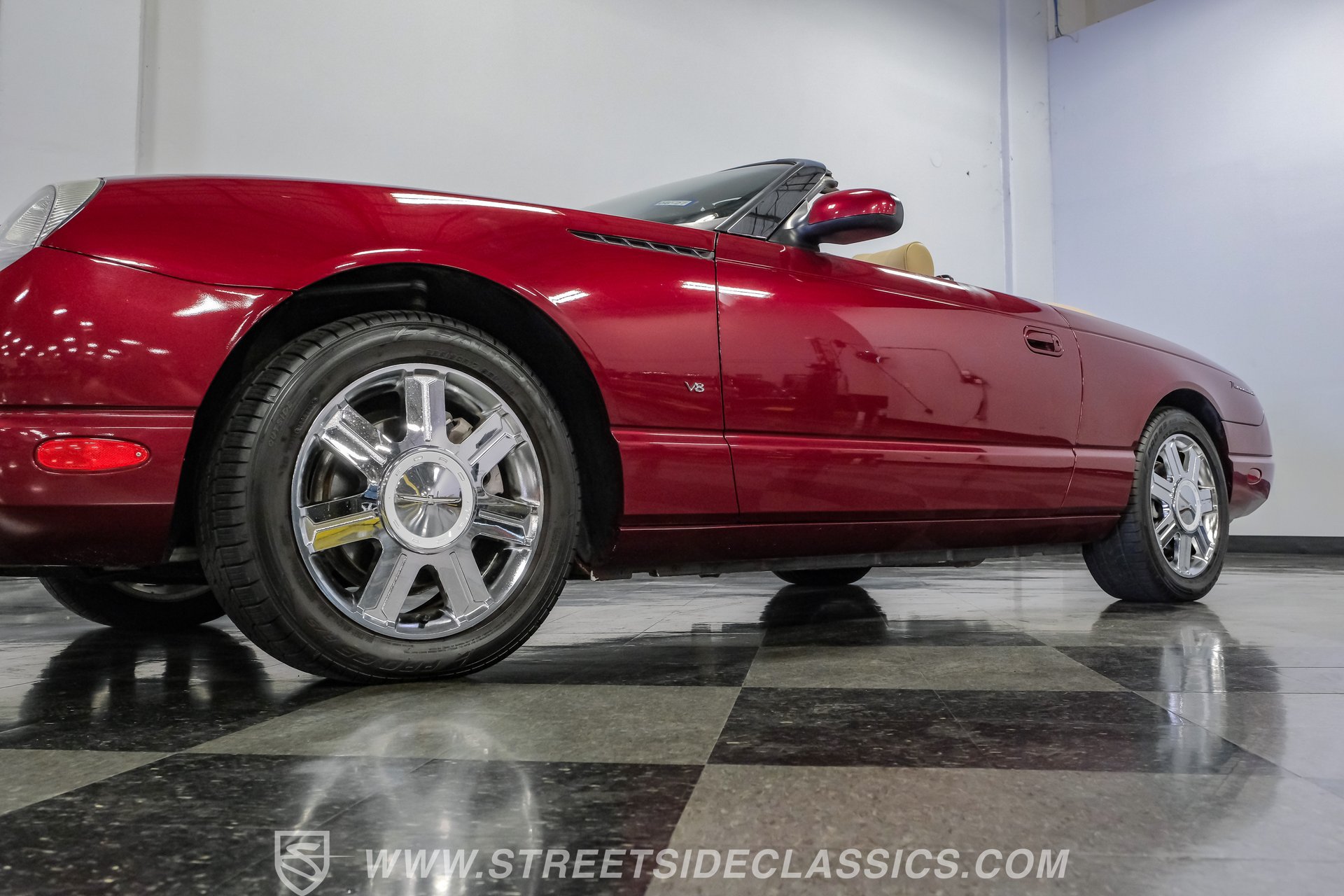 Used 2004 Ford Thunderbird RWD image 26