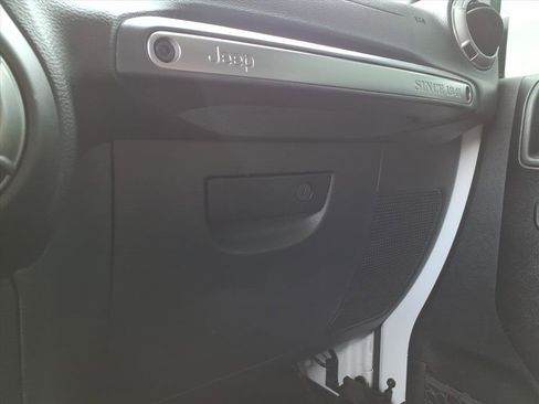 Used 2018 Jeep Wrangler Altitude image 29