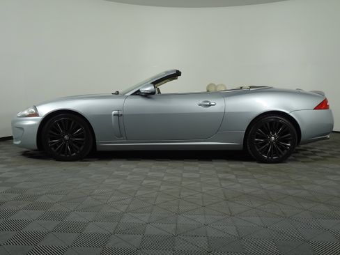 Used 2010 Jaguar XK Convertible image 42