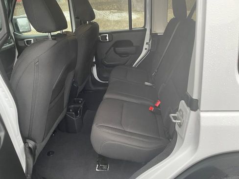 Used 2022 Jeep Wrangler Unlimited Sport image 14