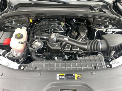 Used 2025 Jeep Grand Cherokee Altitude AWD/4WD image 23