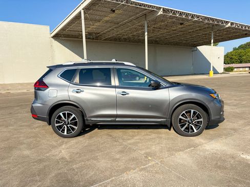 Used 2020 Nissan Rogue SL w/ Premium Package AWD/4WD image 9