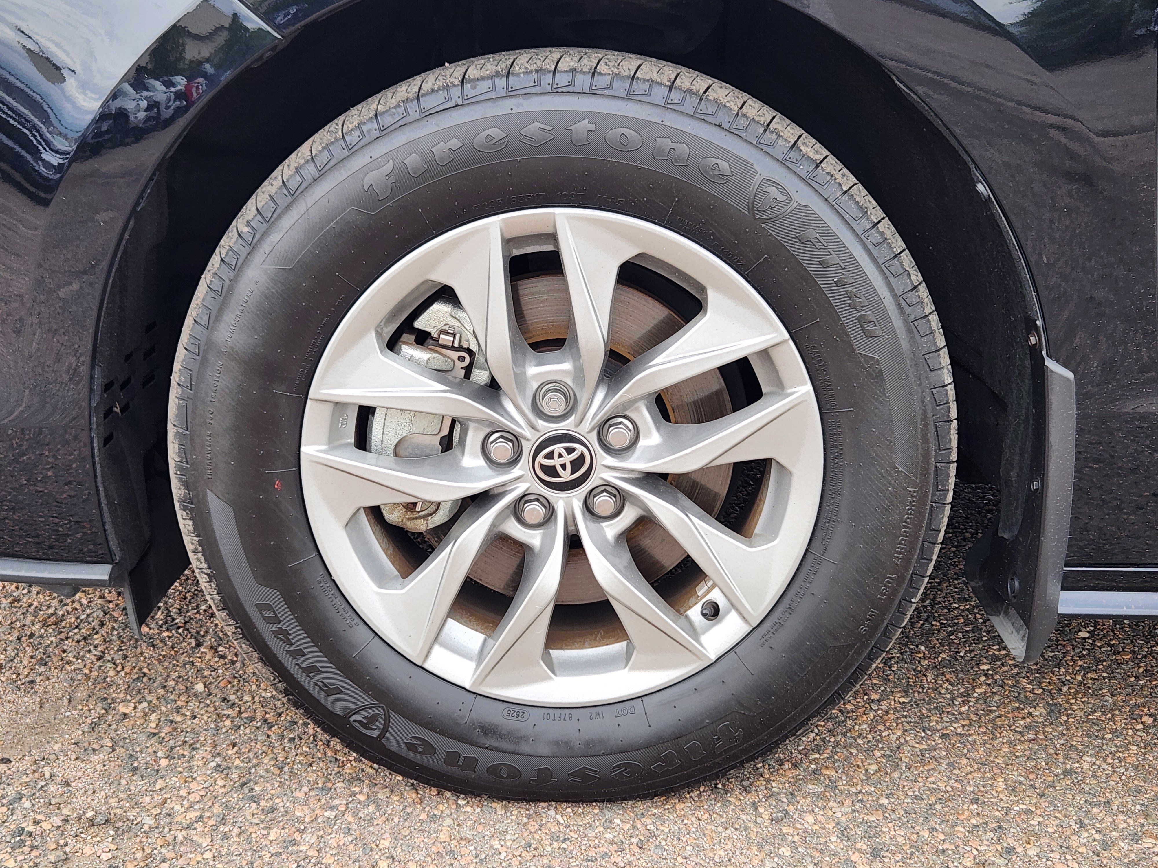 Used 2025 Toyota Sienna LE w/ LE Plus Package AWD/4WD image 7