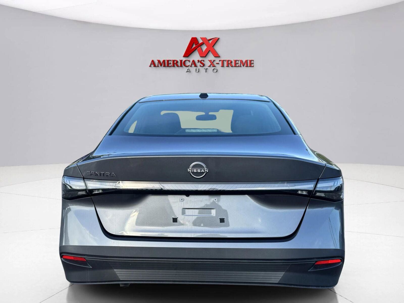 Used 2026 Nissan Sentra SV w/ SV Convenience Package FWD image 5