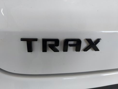 Certified 2025 Chevrolet Trax RS w/ Driver Confidence Package FWD image 32